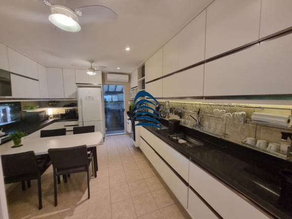 Imagem Imóvel com 3 Quartos à Venda, 346 m² em Itapuã - Salvador Imagem Imóvel com 3 Quartos à Venda, 346 m² em Itapuã - Salvador