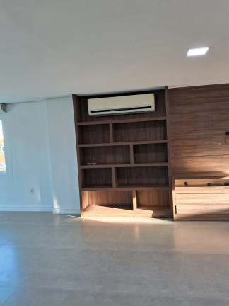 Imagem Casa com 4 Quartos à Venda, 180 m² em Estreito - Florianópolis
