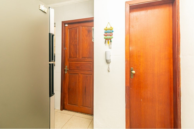 Imagem Casa com 2 Quartos à Venda, em Ipanema - Porto Alegre Imagem Casa com 2 Quartos à Venda, em Ipanema - Porto Alegre
