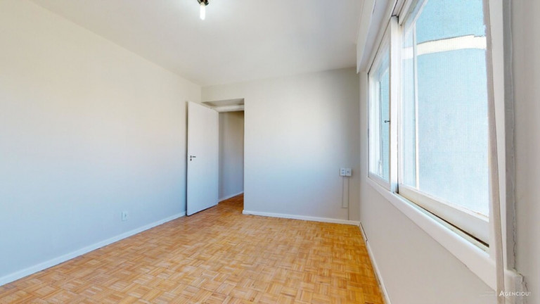 Imagem Imóvel com 2 Quartos à Venda, 74 m² em Menino Deus - Porto Alegre
