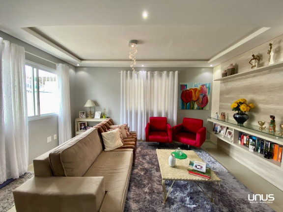 Imagem Casa com 3 Quartos à Venda, 300 m² em Estreito - Florianópolis Imagem Casa com 3 Quartos à Venda, 300 m² em Estreito - Florianópolis