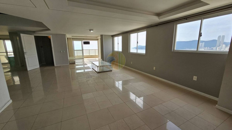 Imagem Cobertura com 5 Quartos à Venda, 574 m² em Centro - Balneário Camboriú