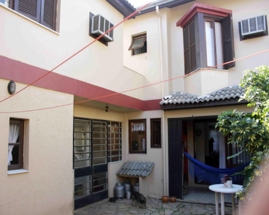Imagem Casa com 5 Quartos à Venda, 207 m² em Medianeira - Porto Alegre Imagem Casa com 5 Quartos à Venda, 207 m² em Medianeira - Porto Alegre