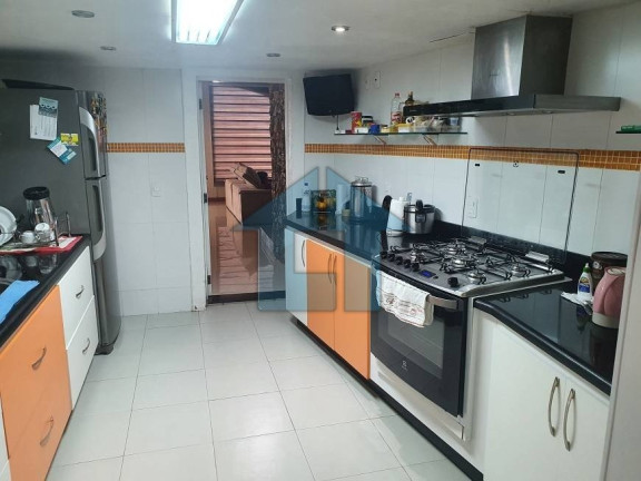 Imagem Casa com 11 Quartos à Venda, 1.800 m² em Vila Velha - Angra Dos Reis