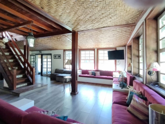 Imagem Casa com 8 Quartos à Venda, 327 m² em Albuquerque - Teresópolis Imagem Casa com 8 Quartos à Venda, 327 m² em Albuquerque - Teresópolis