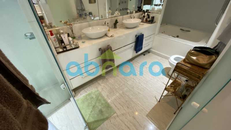 Imagem Apartamento com 4 Quartos à Venda, 340 m² em Copacabana - Rio De Janeiro Imagem Apartamento com 4 Quartos à Venda, 340 m² em Copacabana - Rio De Janeiro