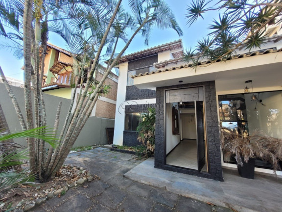 Casa com 4 Quartos à Venda, 380 m² em Praia Do Pecado - Macaé