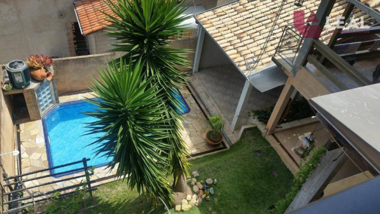 Casa com 3 Quartos à Venda, 240 m² em Colinas De Santa Bárbara - Pouso Alegre