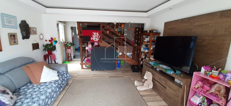 Imagem Casa com 3 Quartos à Venda, 200 m² em São João Do Rio Vermelho - Florianópolis Imagem Casa com 3 Quartos à Venda, 200 m² em São João Do Rio Vermelho - Florianópolis
