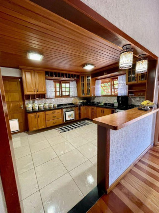 Imagem Casa com 2 Quartos à Venda, 1.192 m² em Albuquerque - Teresópolis