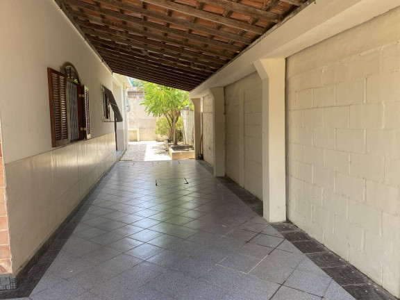 Imagem Casa com 5 Quartos à Venda, 330 m² em Outeiro - Araruama