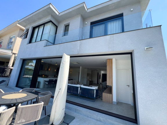 Imagem Casa com 4 Quartos à Venda, 355 m² em Tamboré - Santana De Parnaíba Imagem Casa com 4 Quartos à Venda, 355 m² em Tamboré - Santana De Parnaíba