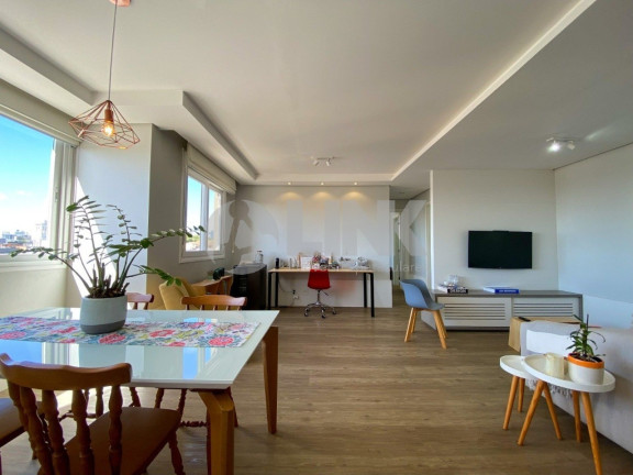 Imagem Apartamento com 3 Quartos à Venda, 72 m² em São João - Porto Alegre