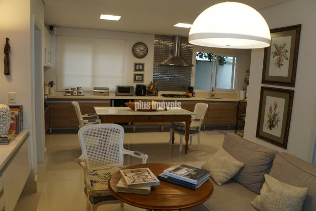 Imagem Casa com 3 Quartos à Venda, 650 m² em Morumbi - São Paulo Imagem Casa com 3 Quartos à Venda, 650 m² em Morumbi - São Paulo