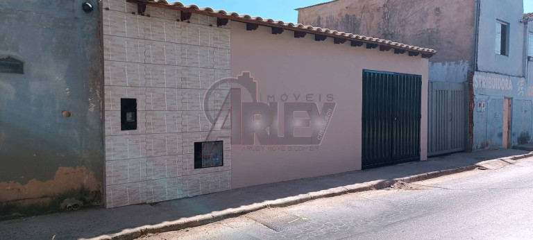 Imagem Casa com 2 Quartos à Venda,  em Alto São João - Montes Claros