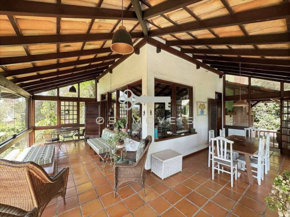 Imagem Casa com 5 Quartos à Venda, em Vila Santo Antônio - Cotia Imagem Casa com 5 Quartos à Venda, em Vila Santo Antônio - Cotia