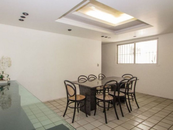 Imagem Apartamento com 4 Quartos à Venda, 234 m²