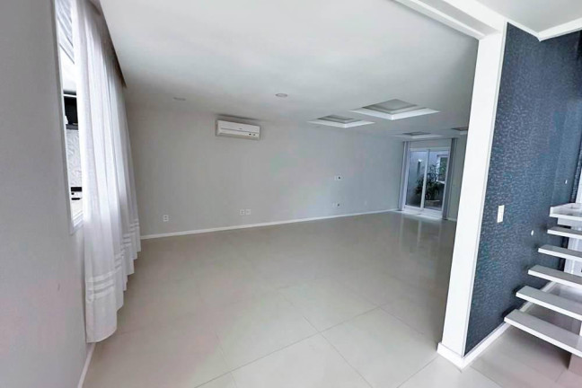 Imagem Casa de Condomínio com 6 Quartos para Alugar, 550 m² em Barra Da Tijuca - Rio De Janeiro Imagem Casa de Condomínio com 6 Quartos para Alugar, 550 m² em Barra Da Tijuca - Rio De Janeiro