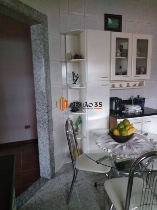Imagem Casa com 3 Quartos à Venda, 115 m² em Residencial Santa Clara - Poços De Caldas