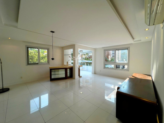 Imagem Apartamento com 3 Quartos à Venda, 180 m² em Atiradores - Joinville