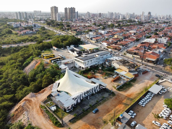 Imagem Imóvel Comercial à Venda, 2.100 m² em Candelária - Natal Imagem Imóvel Comercial à Venda, 2.100 m² em Candelária - Natal