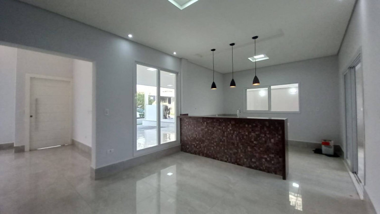 Imagem Casa com 3 Quartos à Venda, 300 m² em Piracangaguá - Taubaté Imagem Casa com 3 Quartos à Venda, 300 m² em Piracangaguá - Taubaté