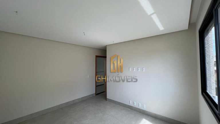 Imagem Sobrado com 4 Quartos à Venda, 290 m² em Jardins Madri - Goiânia
