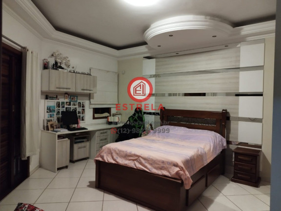 Imagem Casa com 3 Quartos à Venda, 240 m² em Jardim Bela Vista - Jacareí Imagem Casa com 3 Quartos à Venda, 240 m² em Jardim Bela Vista - Jacareí