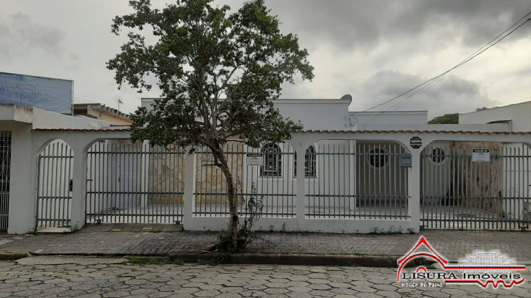 Casa com 4 Quartos para Alugar,  em Parque Brasil - Jacareí