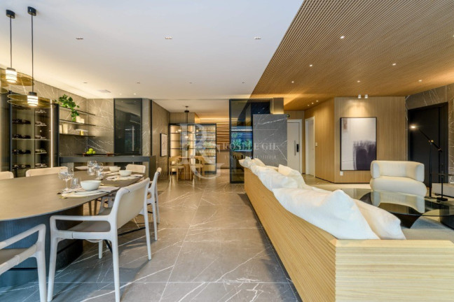 Imagem Apartamento com 3 Quartos à Venda, 234 m² em Petrópolis - Porto Alegre Imagem Apartamento com 3 Quartos à Venda, 234 m² em Petrópolis - Porto Alegre
