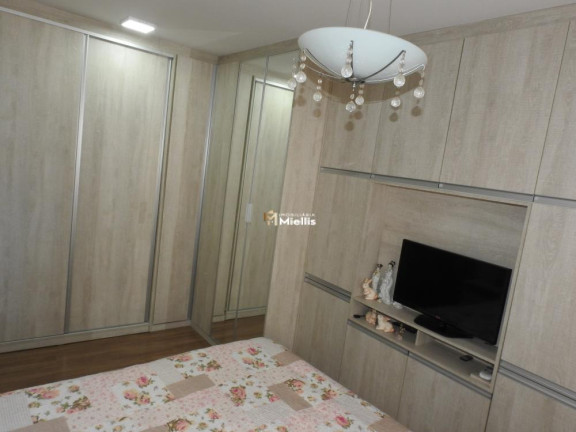 Imagem Imóvel com 2 Quartos à Venda, 82 m² em Menino Deus - Porto Alegre Imagem Imóvel com 2 Quartos à Venda, 82 m² em Menino Deus - Porto Alegre