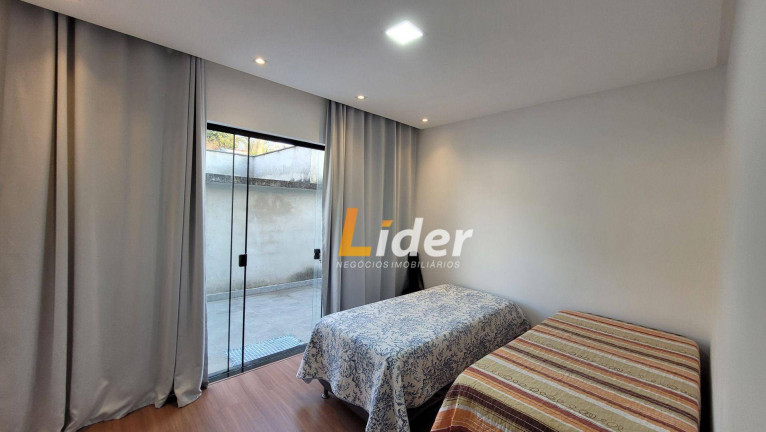 Imagem Casa com 4 Quartos à Venda, 300 m² em Nova Gramado - Juiz De Fora Imagem Casa com 4 Quartos à Venda, 300 m² em Nova Gramado - Juiz De Fora