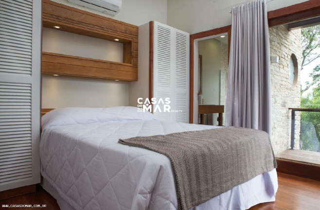 Imagem Casa com 5 Quartos à Venda, 1.500 m² em Ferradura - Armação Dos Búzios Imagem Casa com 5 Quartos à Venda, 1.500 m² em Ferradura - Armação Dos Búzios