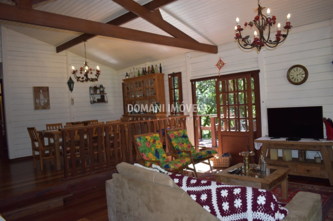 Imagem Casa com 4 Quartos à Venda, 190 m² em Região Do Alto Da Boa Vista - Campos Do Jordão