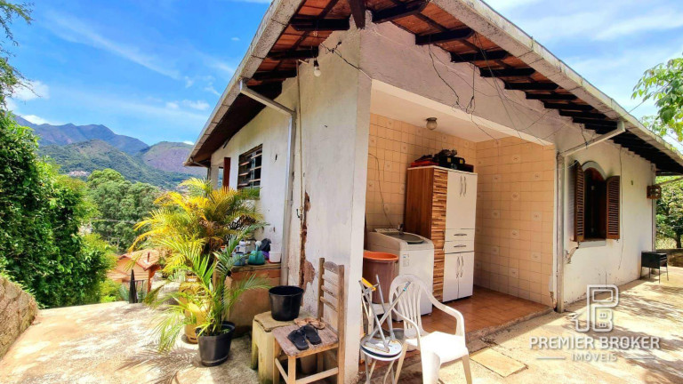 Imagem Casa com 4 Quartos à Venda, 167 m² em Fazendinha - Teresópolis