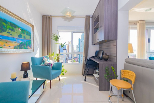 Imagem Imóvel com 3 Quartos à Venda, 102 m² em Menino Deus - Porto Alegre Imagem Imóvel com 3 Quartos à Venda, 102 m² em Menino Deus - Porto Alegre
