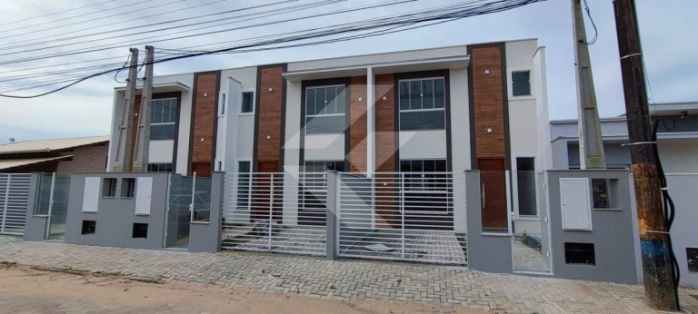Casa com 3 Quartos à Venda, 101 m² em Meia Praia - Navegantes