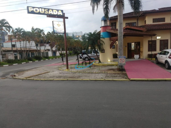 Casa com 19 Quartos à Venda,  em Itaguá - Ubatuba
