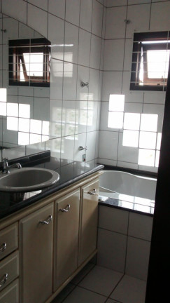 Imagem Casa com 3 Quartos à Venda, 200 m² em Iririú - Joinville