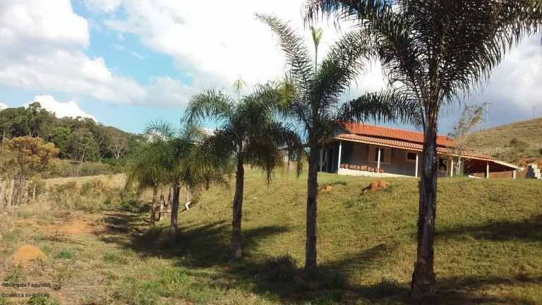 Imagem Imóvel com 2 Quartos à Venda, 90 m² em Zona Rural - Caldas