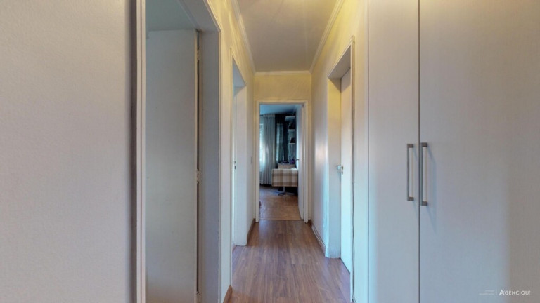 Imagem Imóvel com 3 Quartos à Venda, 185 m² em Passo Da Areia - Porto Alegre Imagem Imóvel com 3 Quartos à Venda, 185 m² em Passo Da Areia - Porto Alegre