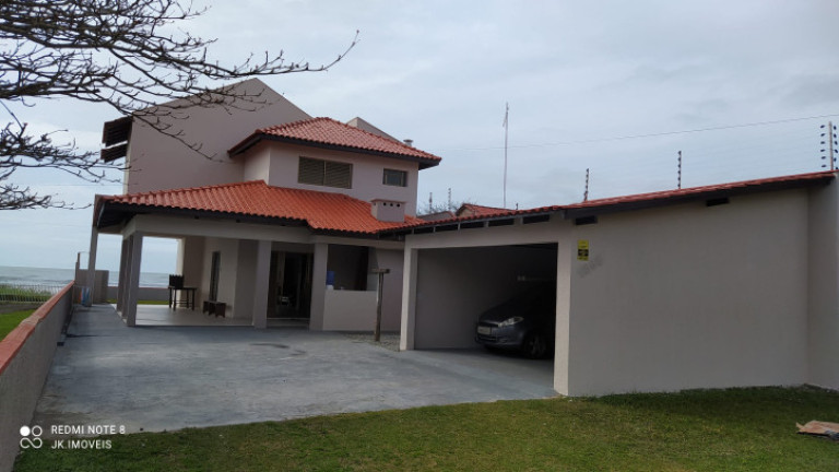 Imagem Sobrado com 3 Quartos para Temporada, 220 m² em Barra Do Saí - Itapoá Imagem Sobrado com 3 Quartos para Temporada, 220 m² em Barra Do Saí - Itapoá
