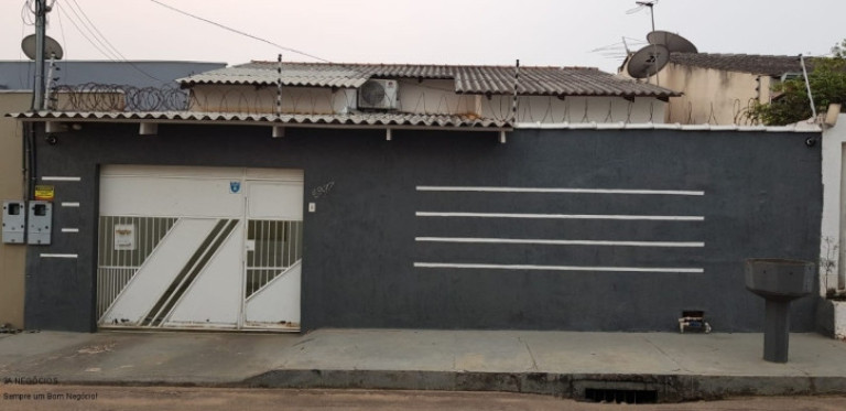 Casa com 4 Quartos à Venda,  em Aponiã - Porto Velho