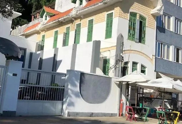 Imagem Casa com 9 Quartos à Venda, em Barra - Salvador Imagem Casa com 9 Quartos à Venda, em Barra - Salvador