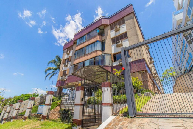Imóvel com 3 Quartos à Venda, 277 m² em Cristal - Porto Alegre