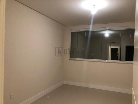 Imagem Sobrado com 3 Quartos à Venda, 250 m² em Centro - Balneário Camboriú Imagem Sobrado com 3 Quartos à Venda, 250 m² em Centro - Balneário Camboriú