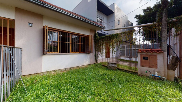 Imagem Imóvel com 4 Quartos à Venda, 120 m² em Espírito Santo - Porto Alegre Imagem Imóvel com 4 Quartos à Venda, 120 m² em Espírito Santo - Porto Alegre