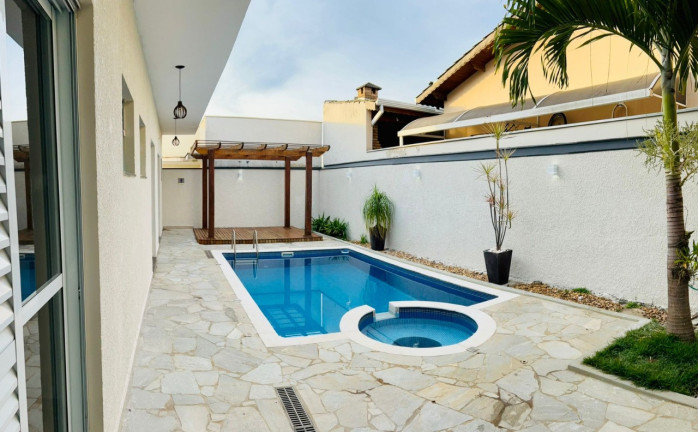 Casa com 3 Quartos à Venda, 140 m² em Wanel Ville - Sorocaba