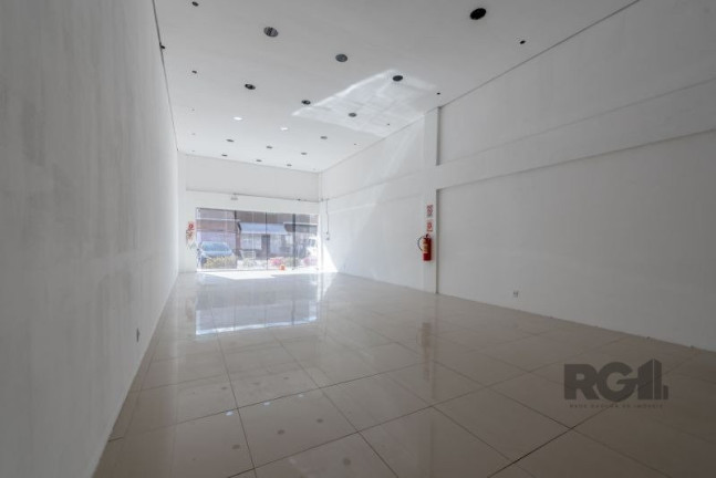 Imagem Loja para Alugar, 130 m² em Tristeza - Porto Alegre Imagem Loja para Alugar, 130 m² em Tristeza - Porto Alegre