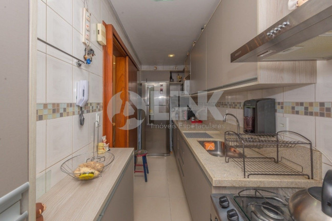 Imagem Apartamento com 2 Quartos à Venda, 60 m² em Passo Da Areia - Porto Alegre